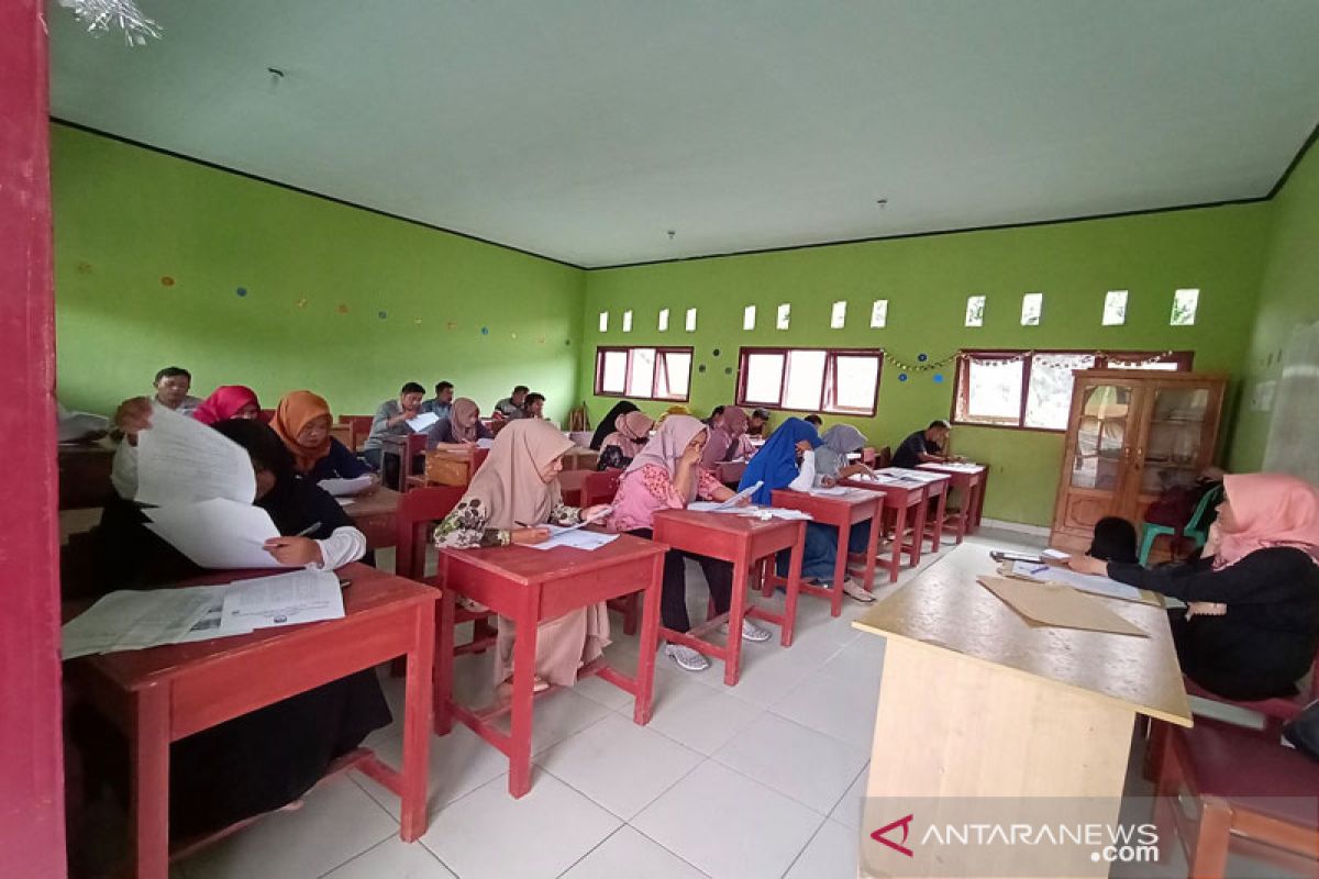 2.000 calon anggota PPS Parigi Moutong ikut ujian tertulis