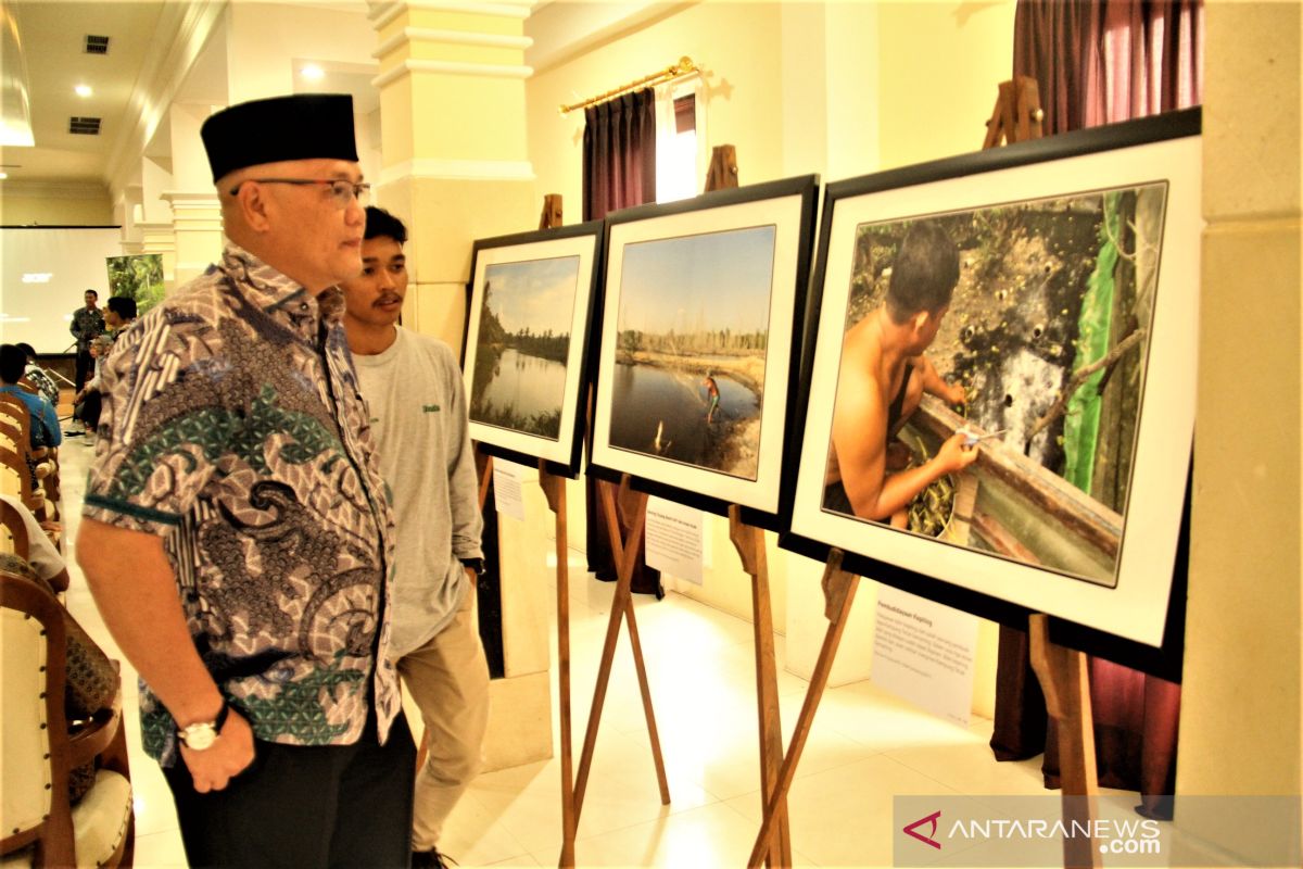 Suasana Kampung Teluk Semanting Dalam Pameran Foto