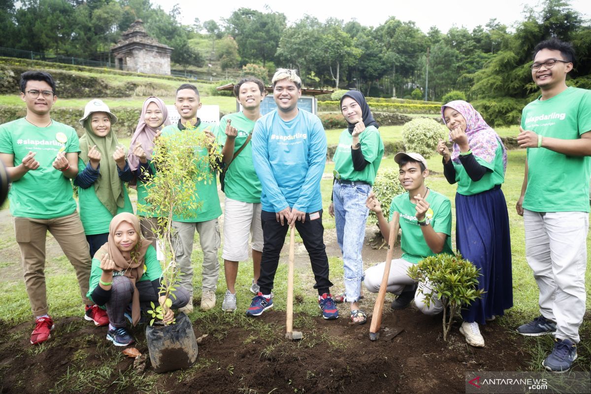 Didapuk duta lingkungan, Abdul "Idol" tanam pohon di Candi Gedongsongo