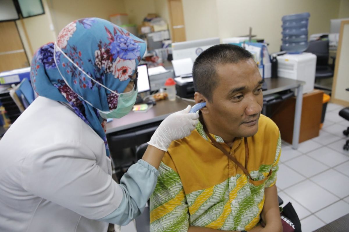 Sekjen Kemendes PDTT imbau ASN lakukan pemeriksaan suhu tubuh