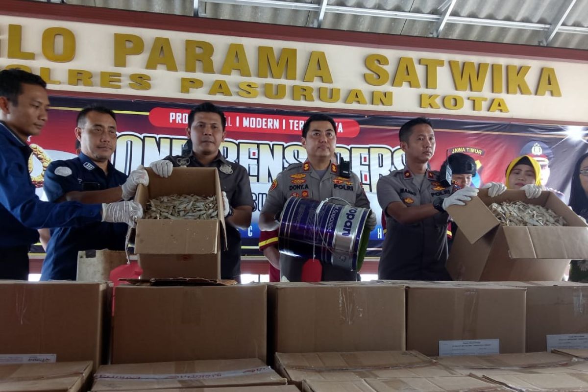 Polisi bongkar industri pengolahan ikan asin berformalin di Pasuruan