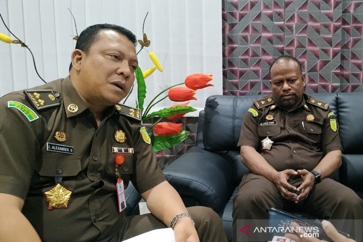 Bupati Waropen jadi tersangka penerimaan gratifikasi Rp19 miliar