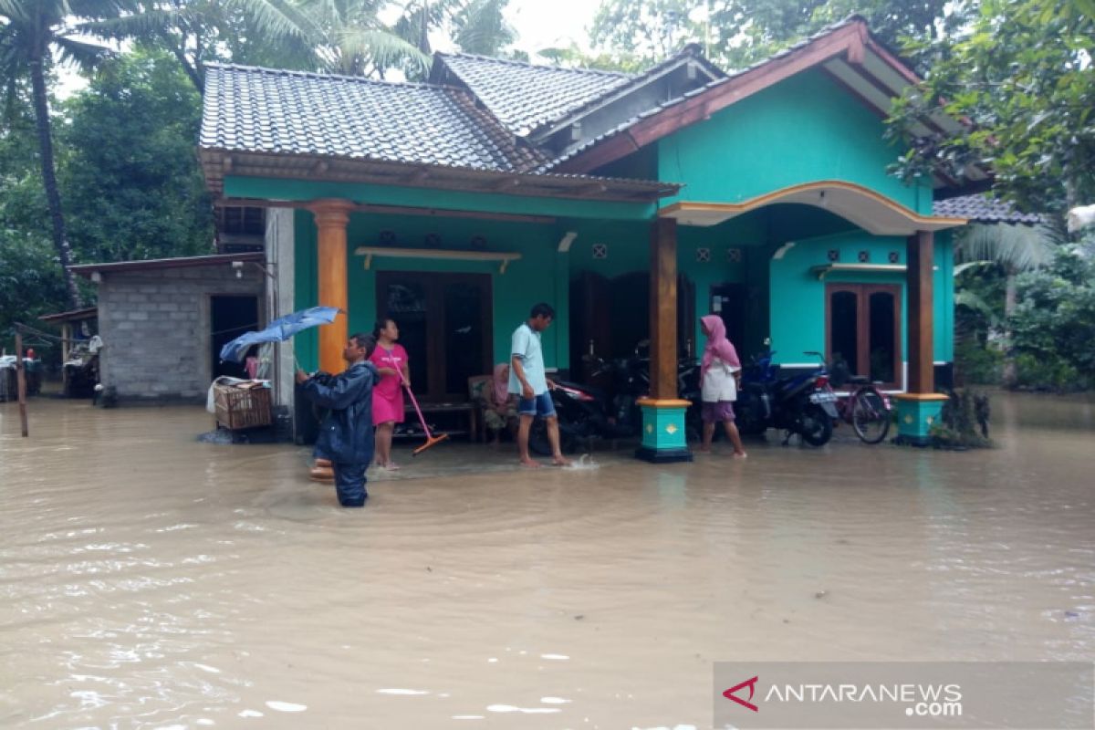 Hujan deras akibatkan puluhan rumah di Kulon Progo terendam banjir