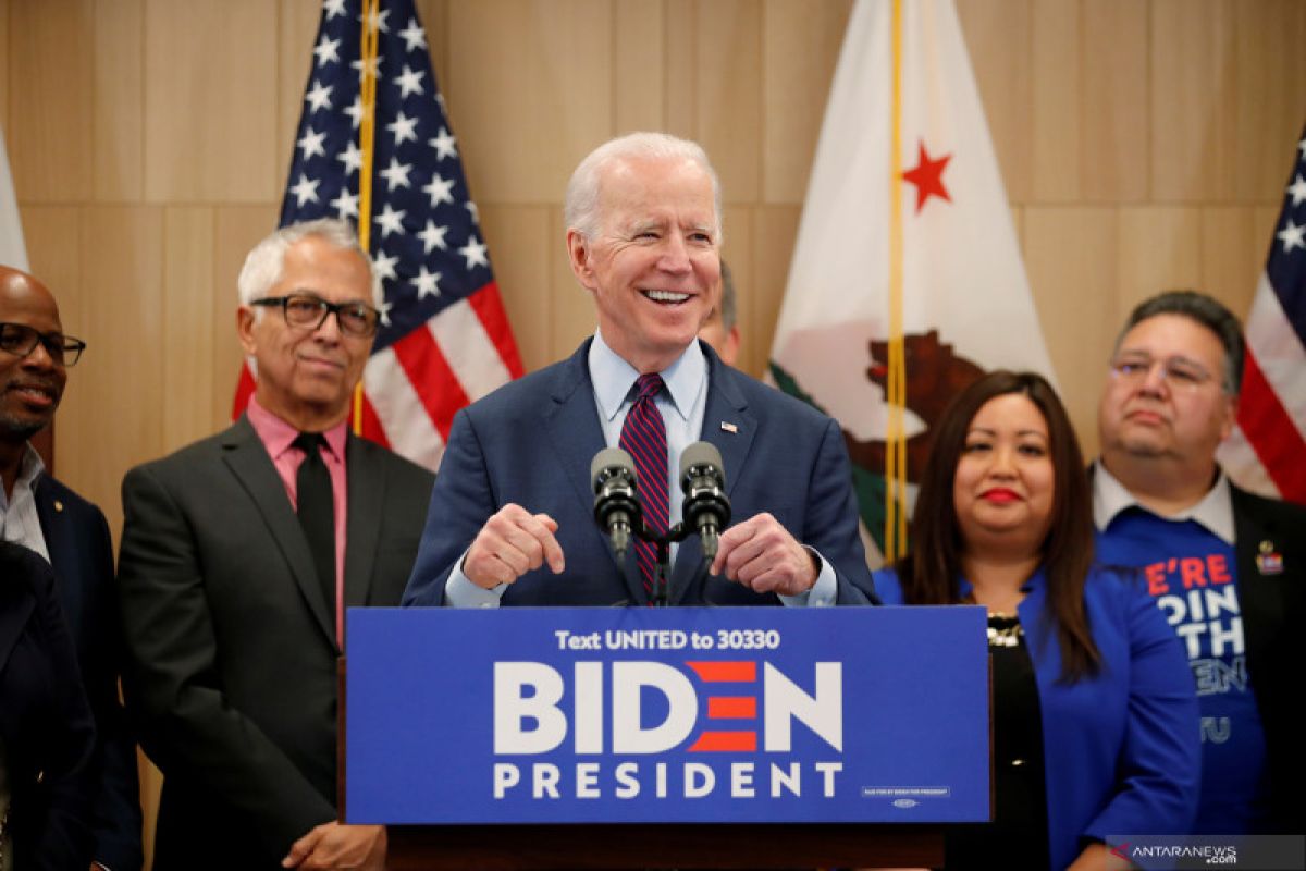 Pertarungan capres AS dari Demokrat, Biden unggul dari Sanders