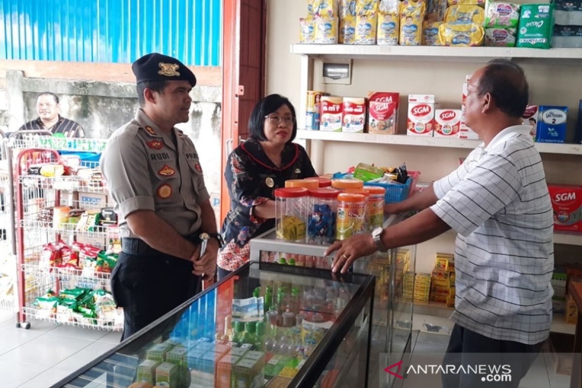 Wabup bersama Kapolres Gumas pantau harga sembako dan masker