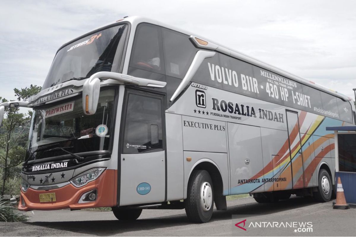 Volvo Buses-Rosalia Indah kenalkan bus premium B11R