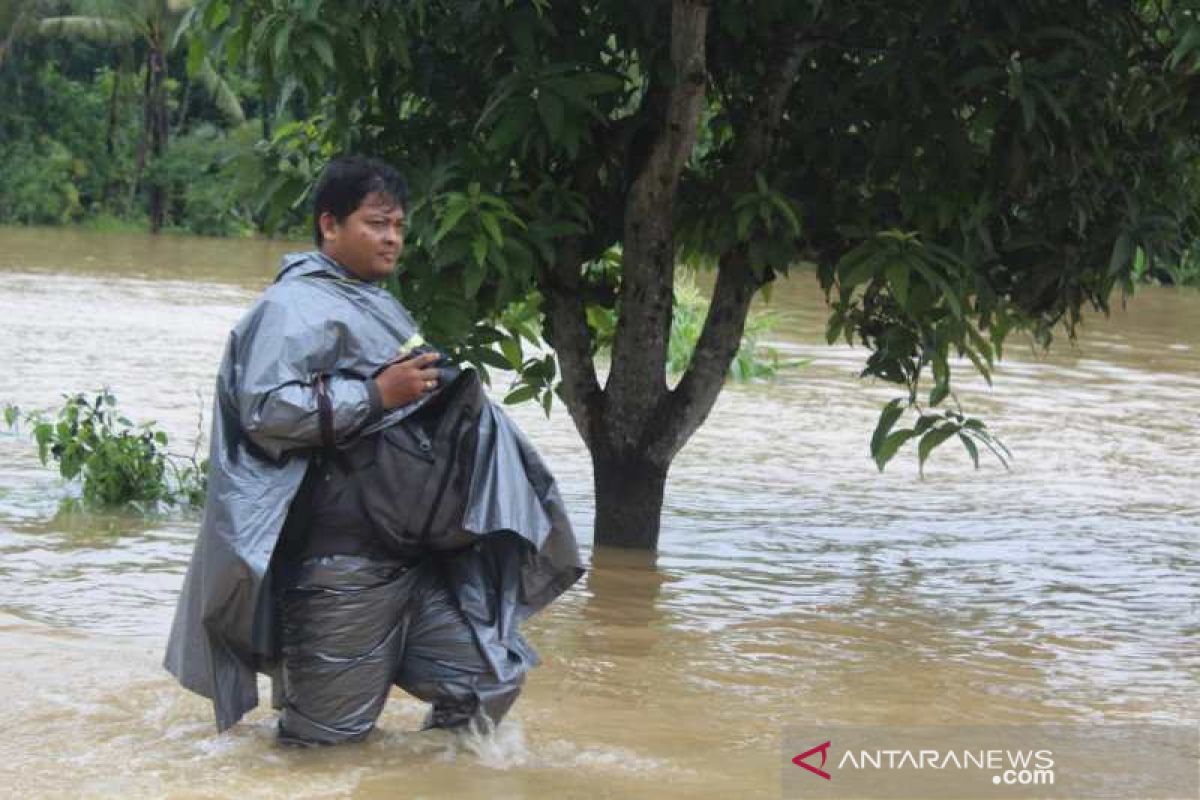 Ratusan warga mengungsi ke puskesmas akibat banjir di  Purworejo