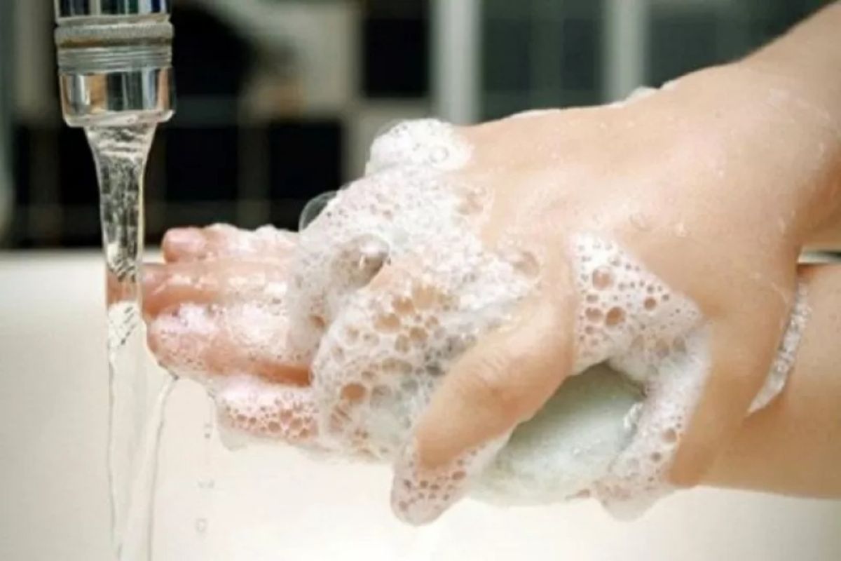 Terhindar dari virus corona asalkan sering mencuci tangan