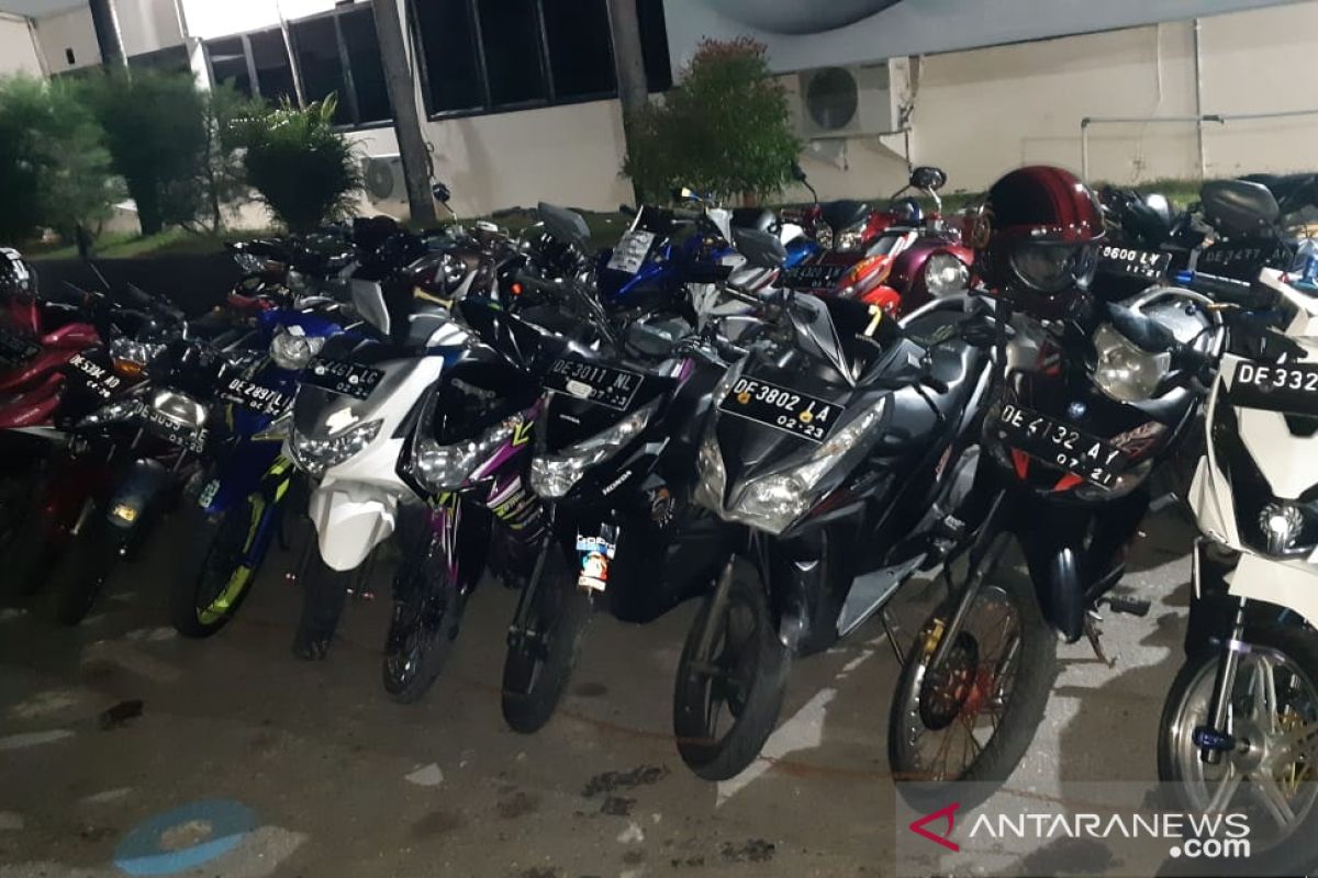 Polisi amankan puluhan sepeda motor terlibat balapan liar di Ambon