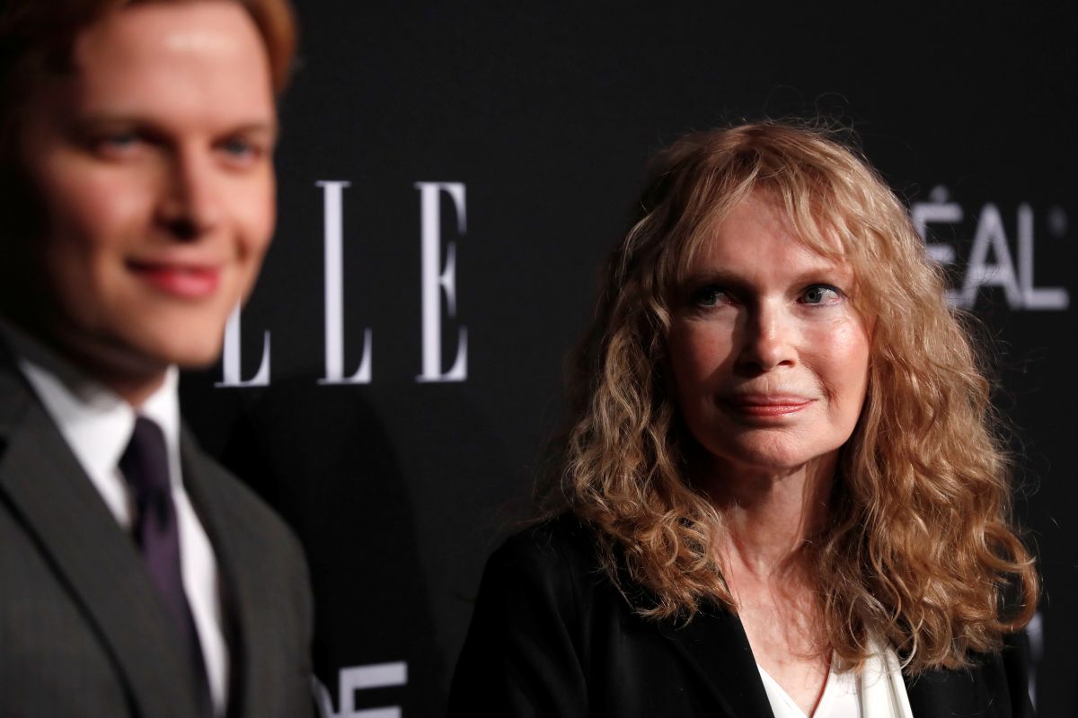 Staf penerbitan Little Brown mogok kerja dukung Ronan Farrow