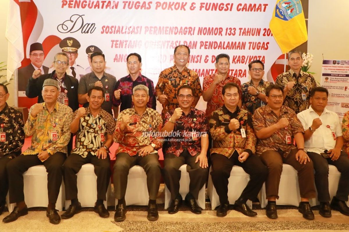 Sekprov Minta Camat Sampaikan Kegiatan Pemda ke Masyarakat