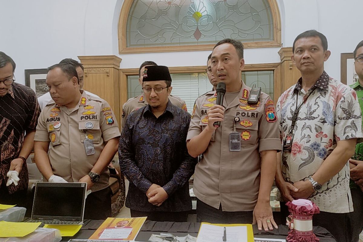 Polrestabes Surabaya periksa Ustaz Mansur terkait pencucian uang