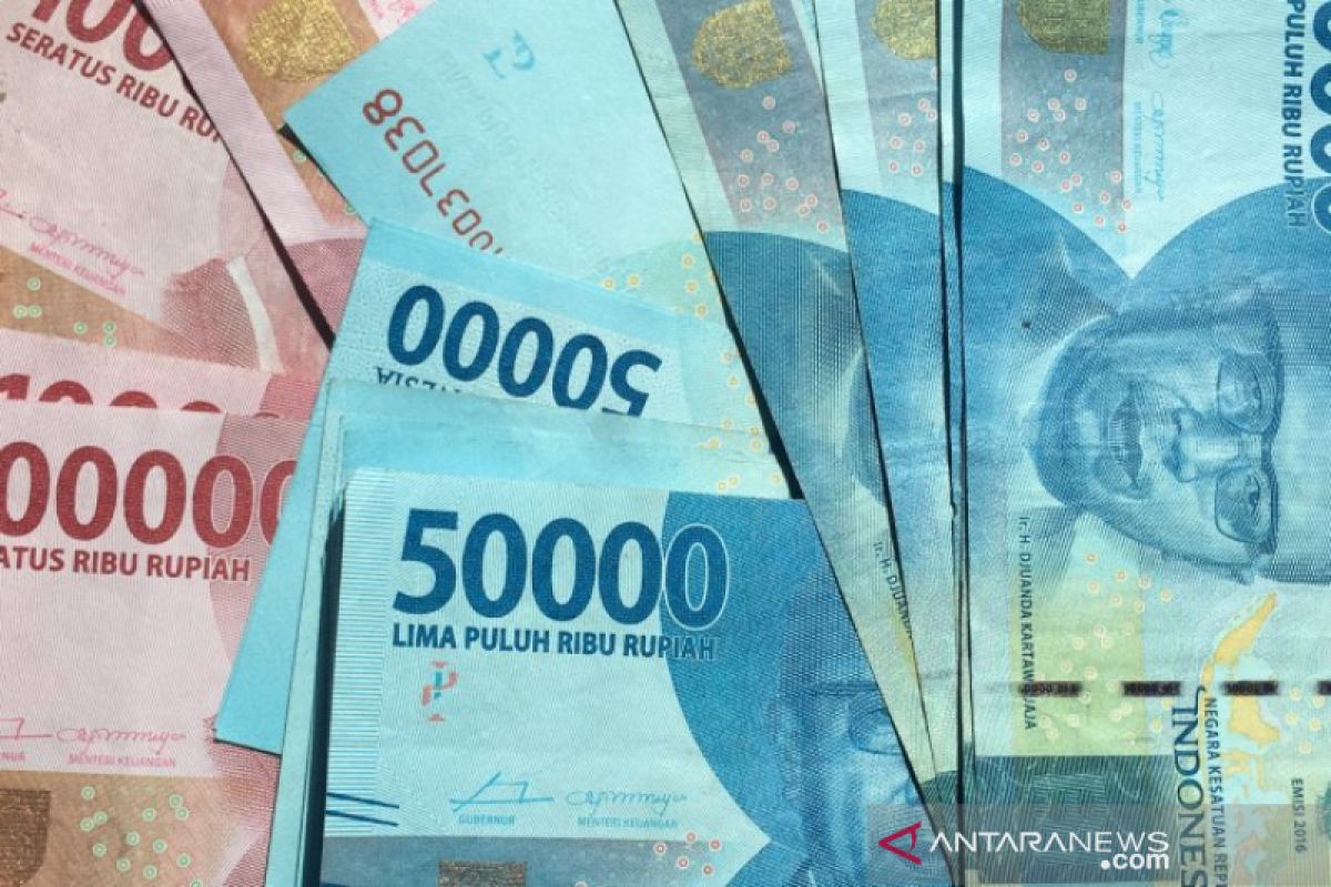 Kurs Rupiah Jumat pagi terkoreksi hingga dua persen