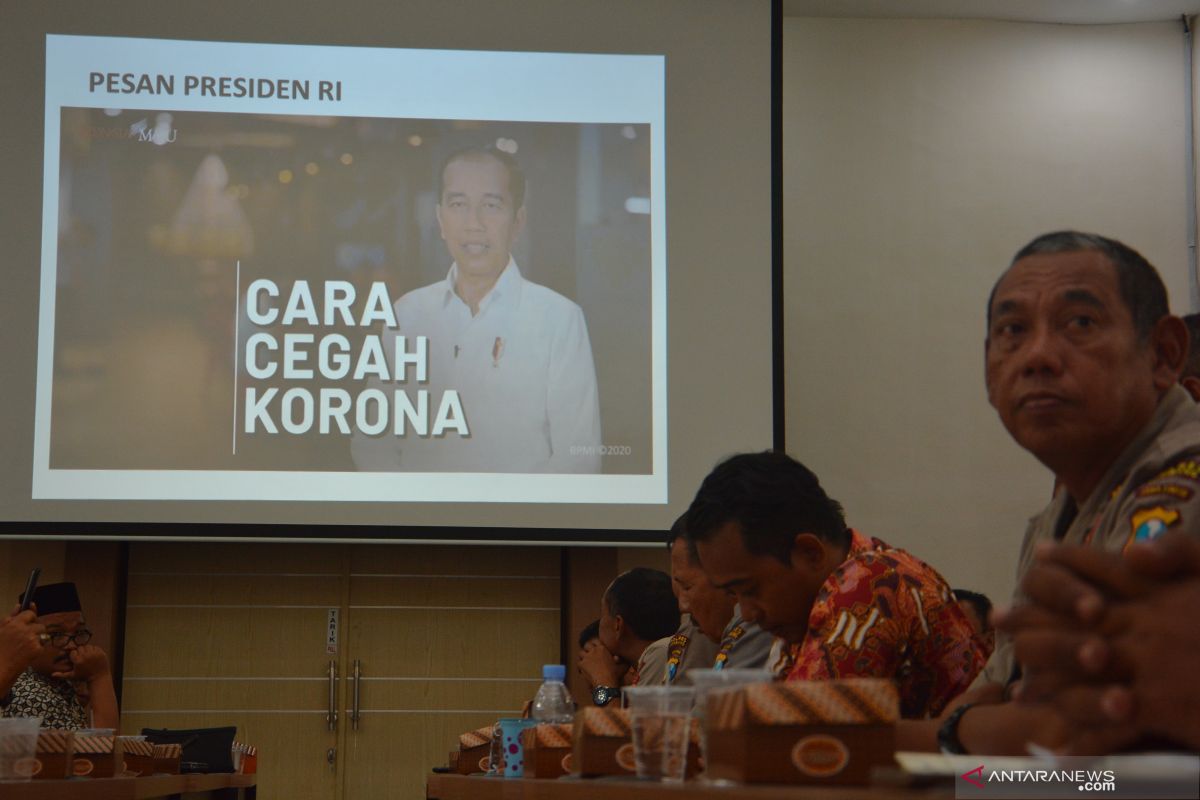 Lindungi warga  Indonesia dari wabah corona