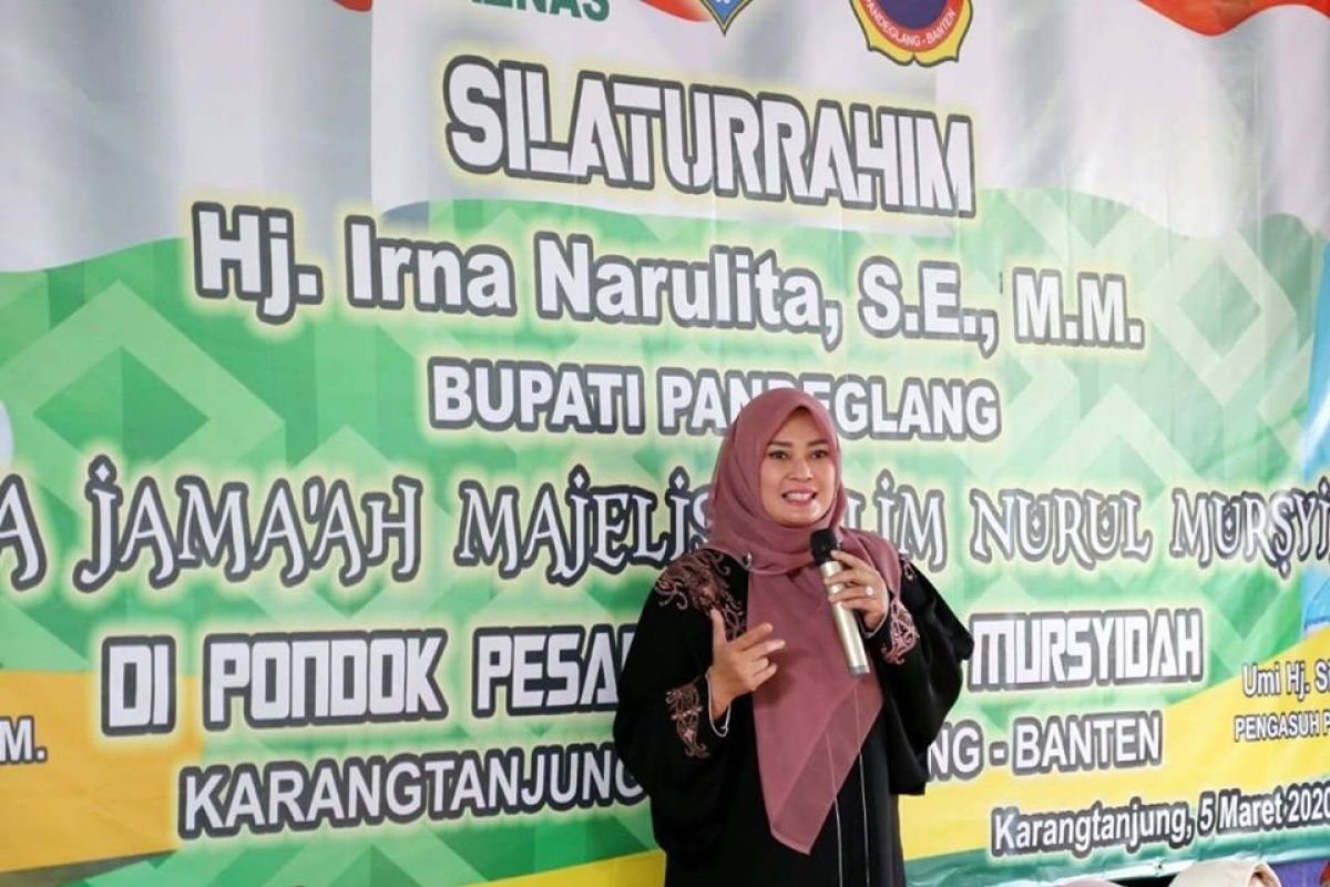 Bupati Irna minta santri miliki jiwa kewirausahaan