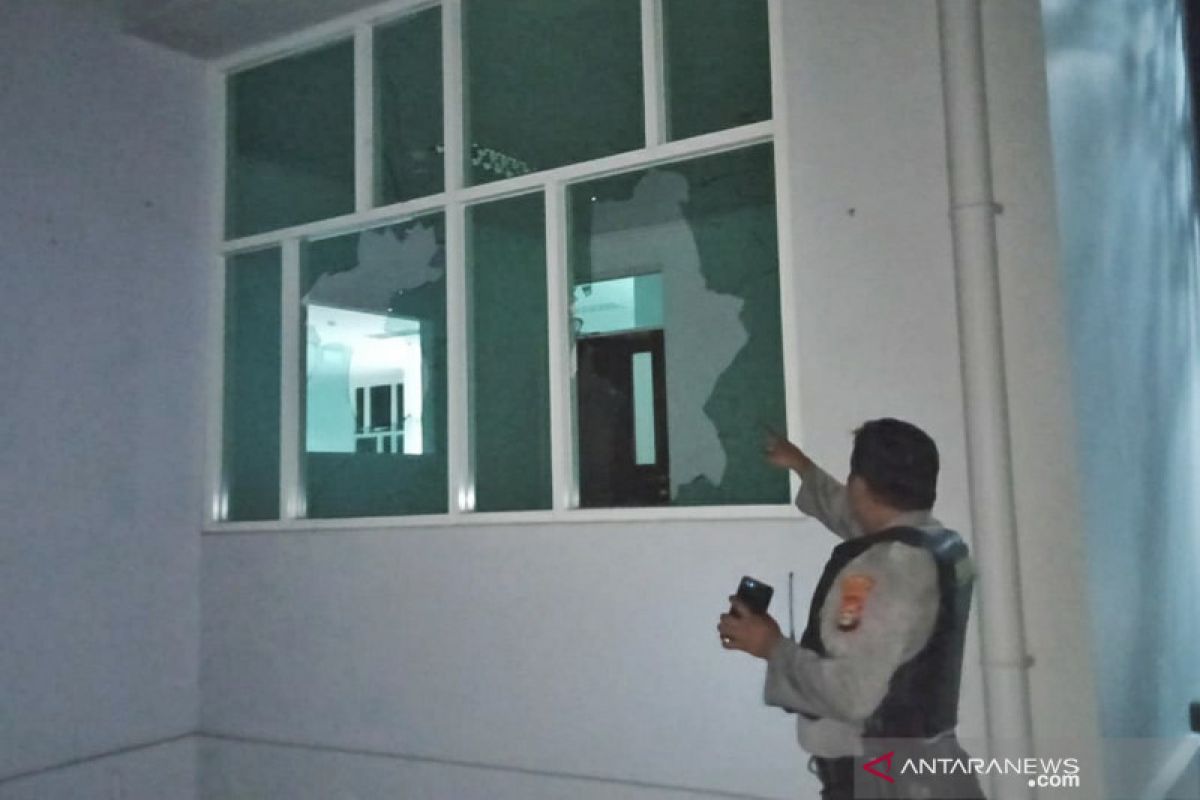 Polisi menyelidiki motif pelemparan Kampus UIN Mataram
