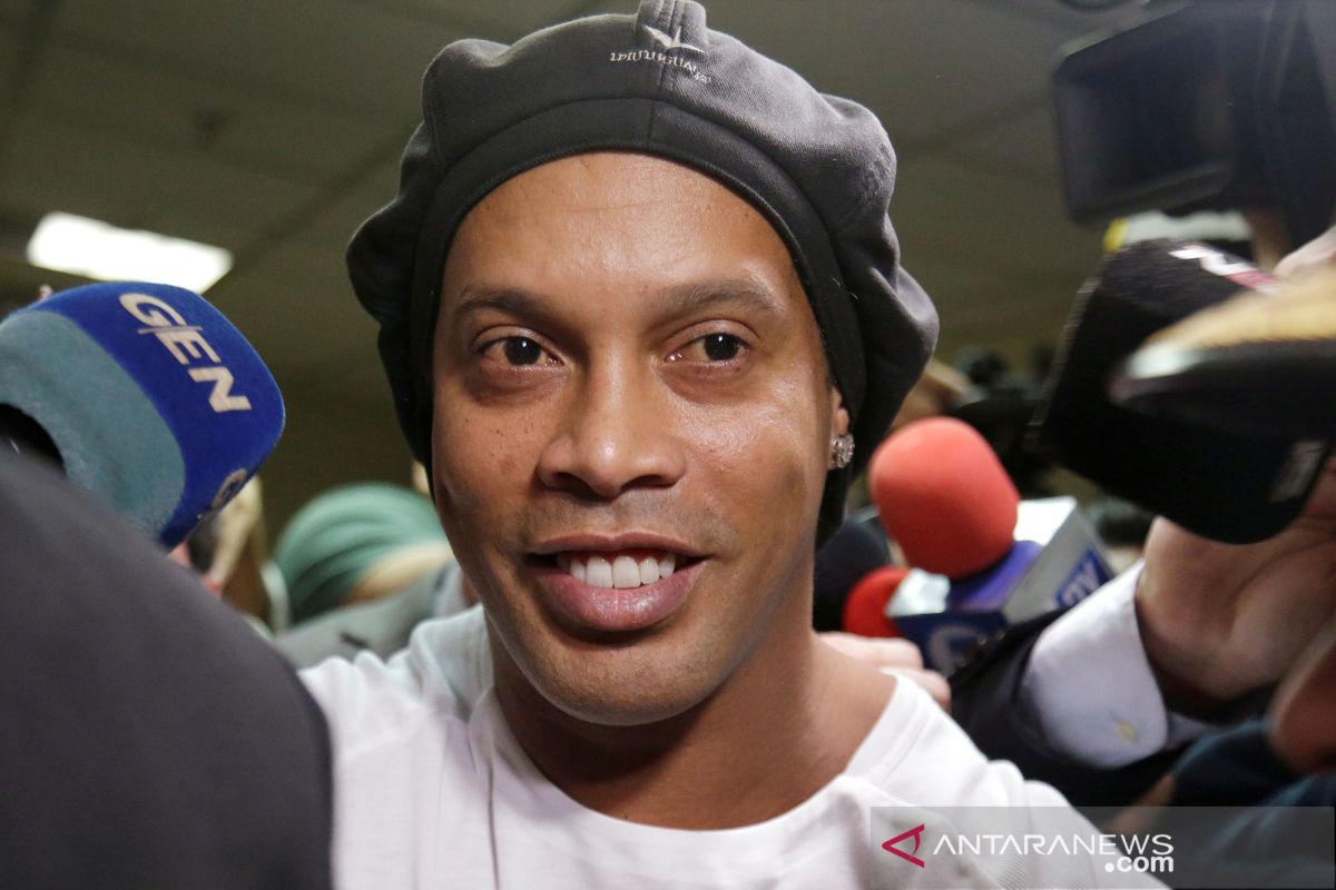Ronaldinho bayar jaminan Rp25 miliar jadi tahanan rumah