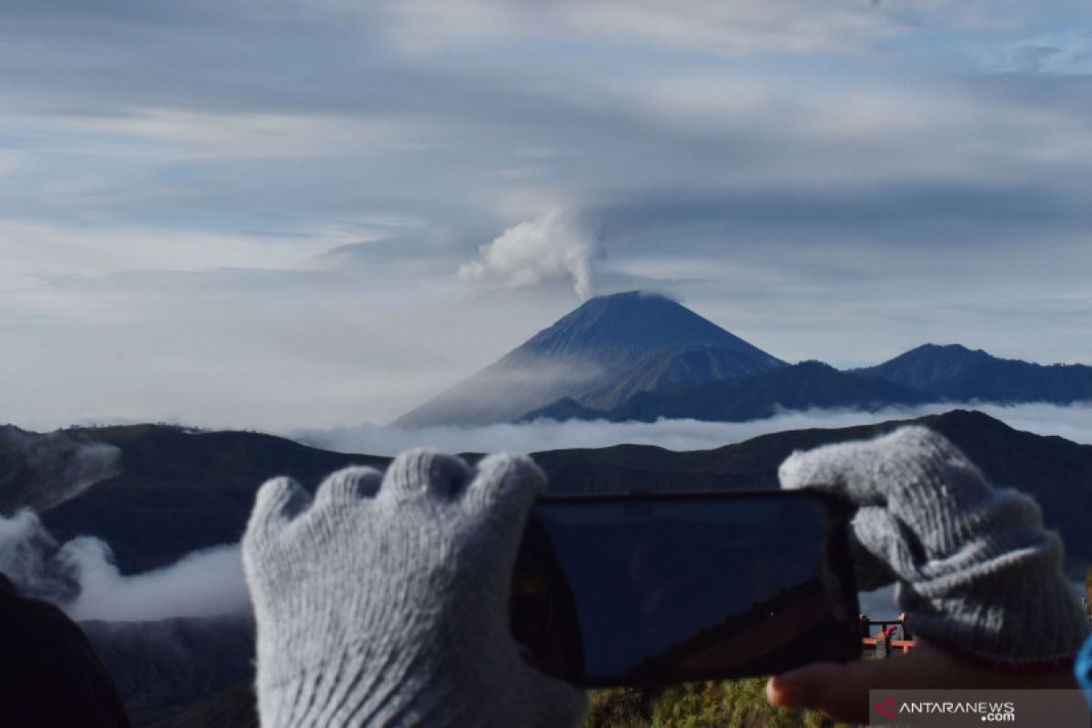 Aktivitas Gunung Semeru Level II