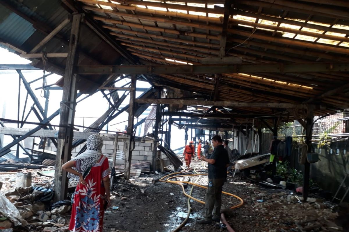 Mes karyawan di Setiabudi Jakarta Selatan ludes terbakar