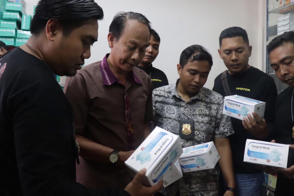 Polisi datangi tiga apotek-distributor masker di Denpasar