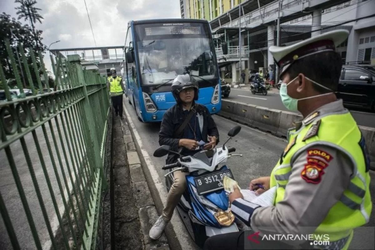 Kendaraan tunggak pajak dua tahun, dilarang operasi