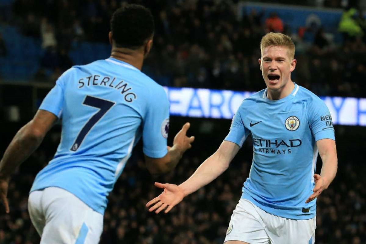 City segera negosiasi kontrak baru Sterling dan De Bruyne