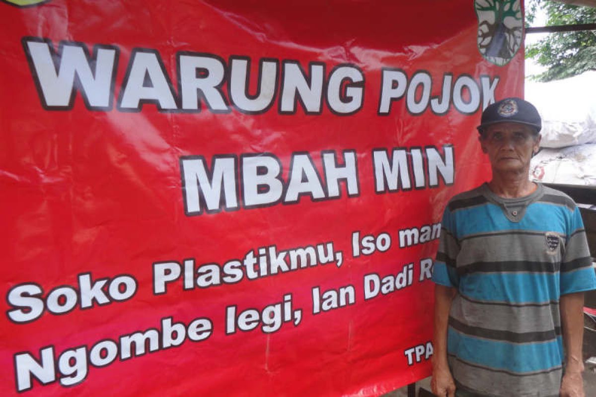 Warung makan Mbah Min terima pembayaran pakai sampah plastik