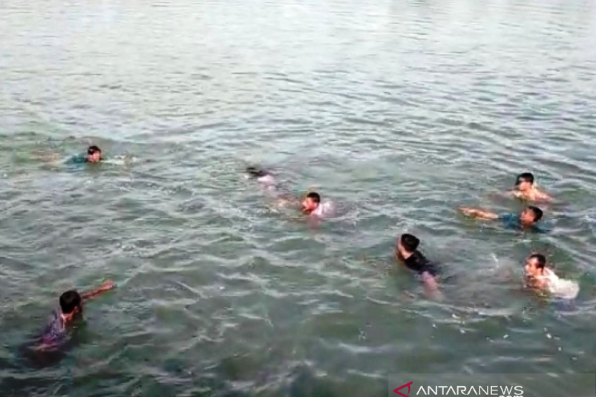 Terjun dari jembatan, pemuda asal Pidie tewas tenggelam di Krueng Nagan