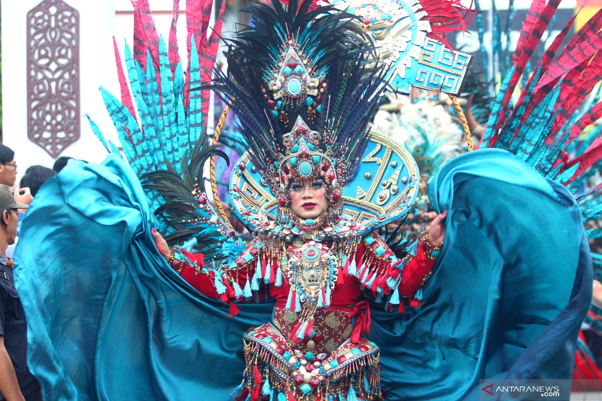 2020 Banjarmasin Sasirangan Festival enlivened with Jember Fashion carnaval