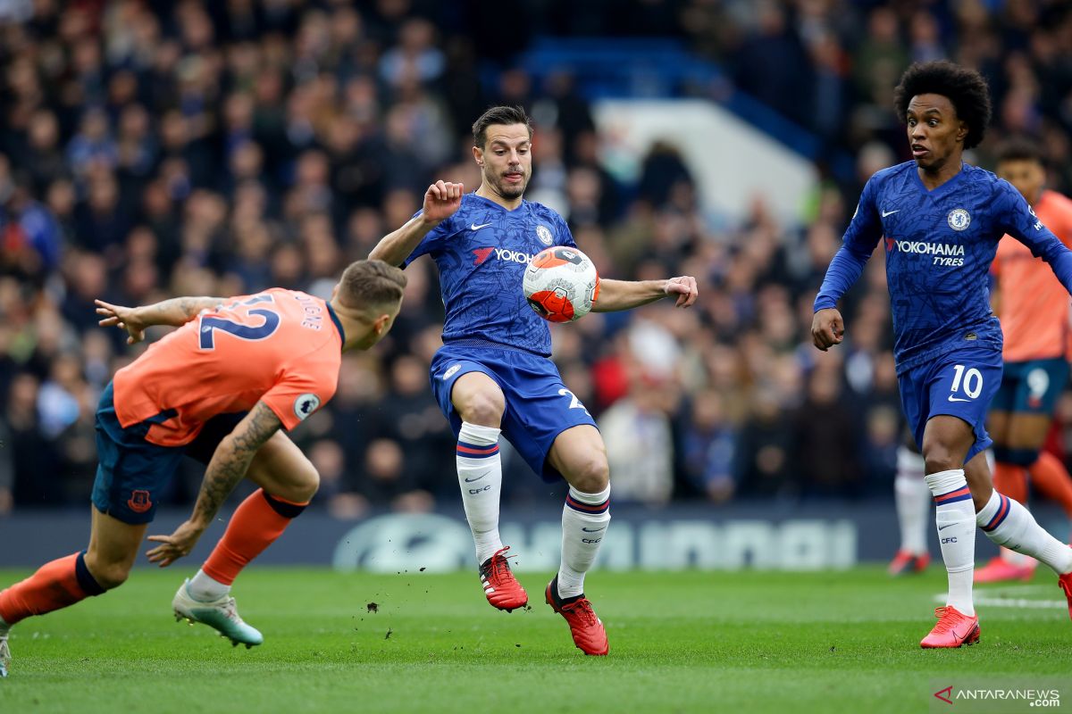 Azpilicueta bantu adaptasi Thiago Silva, saat Chelsea menang 4-0 atas  Palace