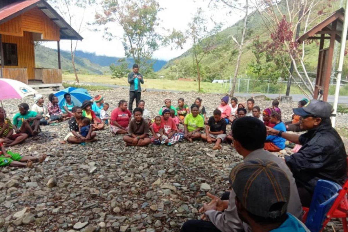 Polisi Puncak Jaya gelar FKPM di Kampung Trikora