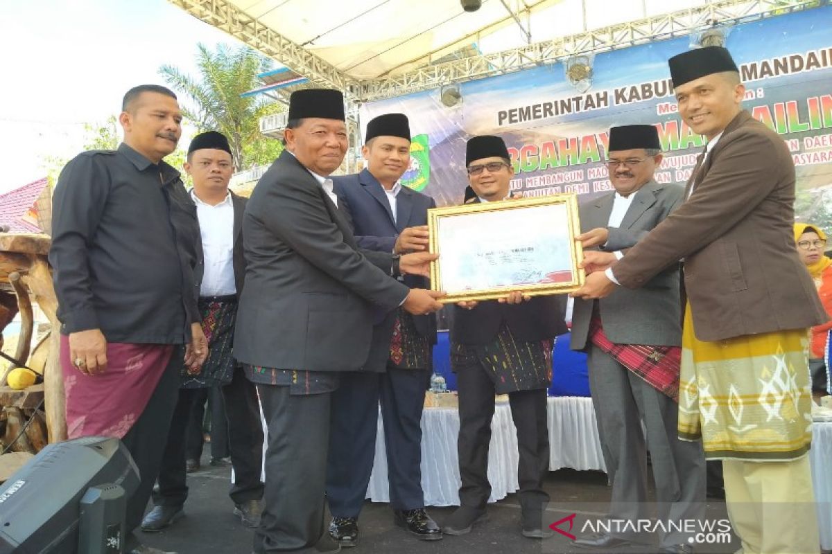 Bupati Madina dapat piagam penghargaan dari Korpri