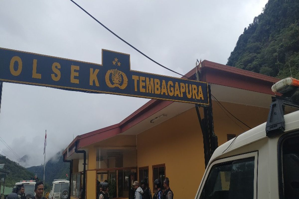 Police urge Tembagapura residents to avoid landslide-prone areas