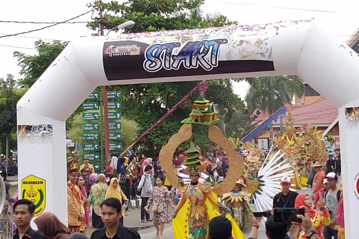 Carnaval Sasirangan Banjarmasin dimeriahkan Jember Fashion