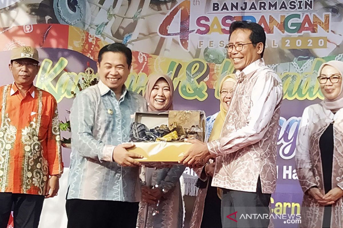 Fadjroel Rachman named as Sasirangan Ambassador