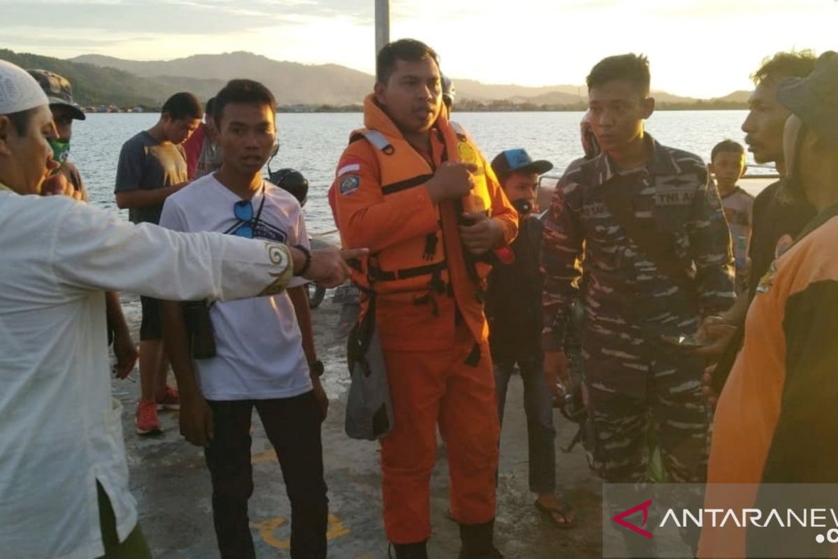 Kapal penyeberangan Pulau Kabetan-Tolitoli memgalami mati mesin