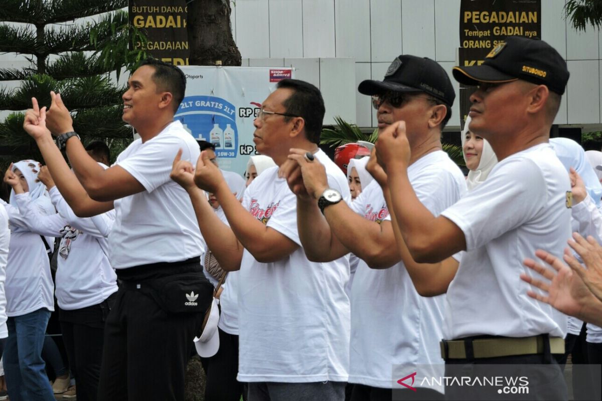 Polres Situbondo kampanyekan hidup sehat lewat gerakan tik tok cuci tangan