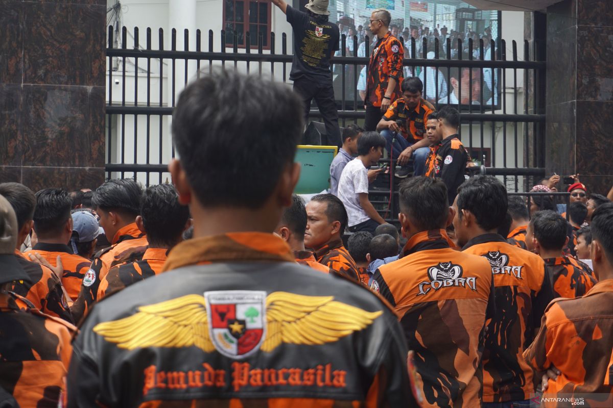 Pemuda Pancasila demo Kejati Sumut, tuntut evaluasi Kejari Medan