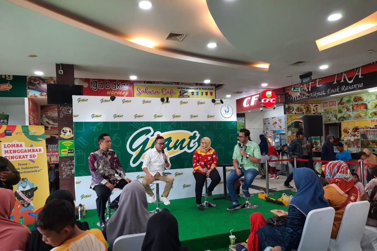 Peringati hari konsumen nasional Giant Serang lakukan edukasi belanja aman