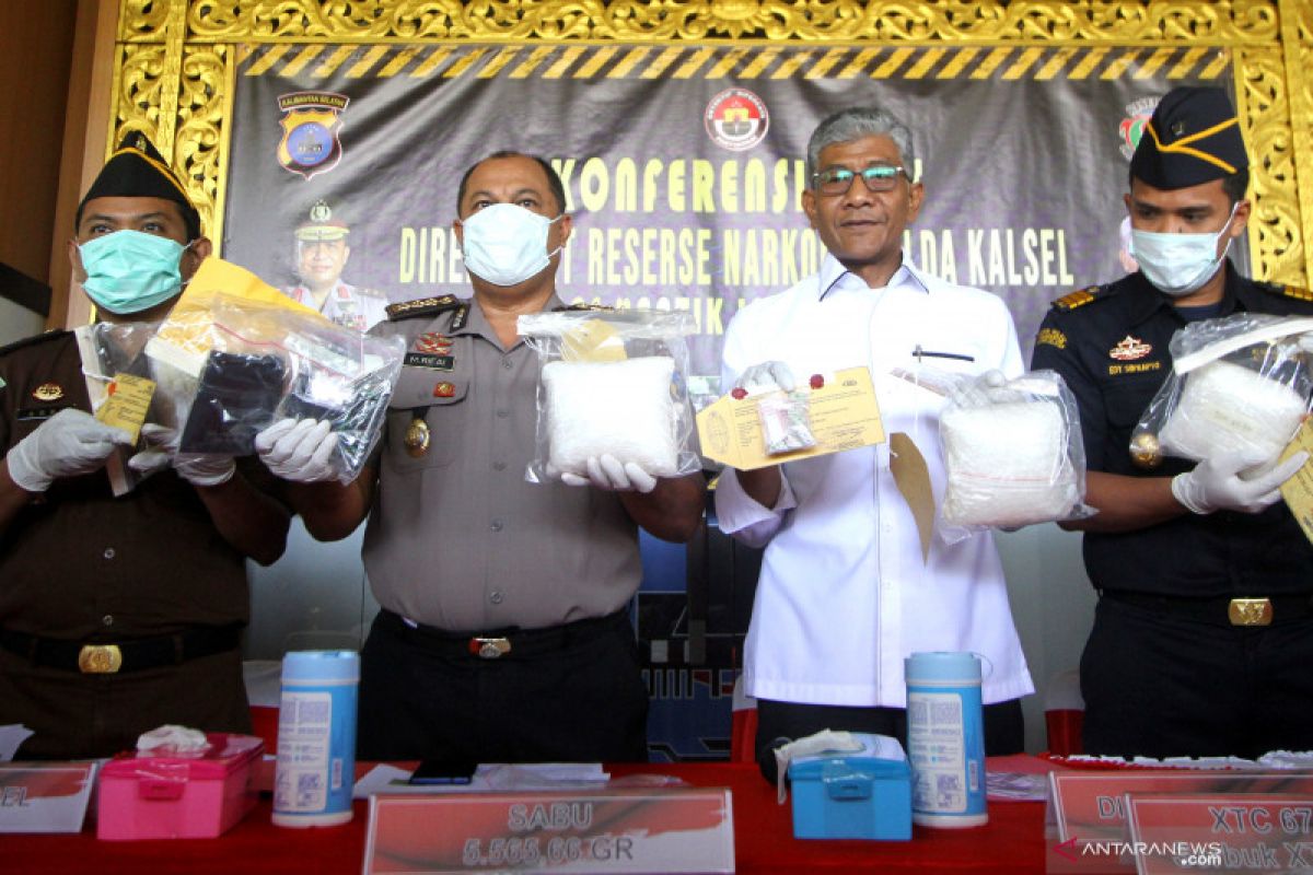 Seorang remaja asal Jakarta bawa 4,97 kg sabu ke Banjarmasin
