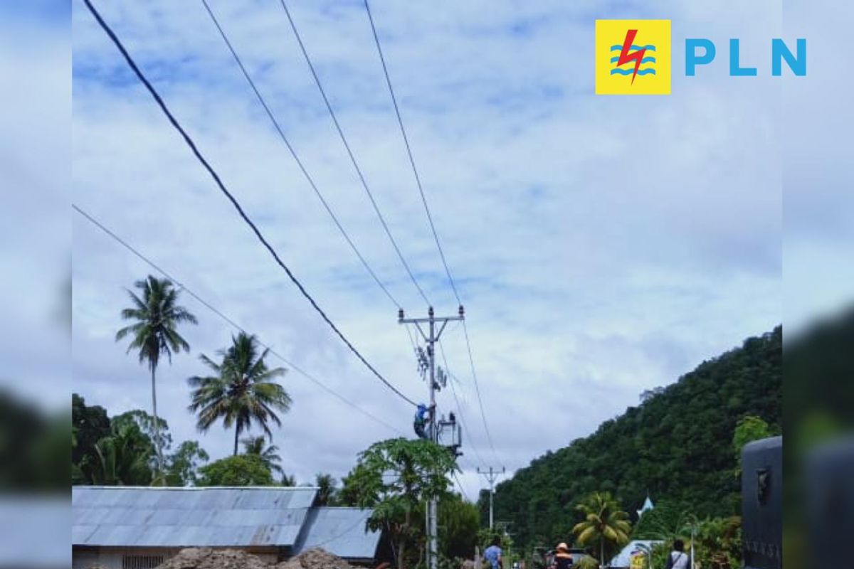 PLN Pulihkan Aliran Listrik Secara Bertahap Pasca Banjir Bandang Poso