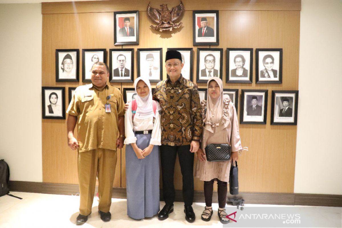 Mensos dukung anak peserta PKH maju di lomba sains internasional