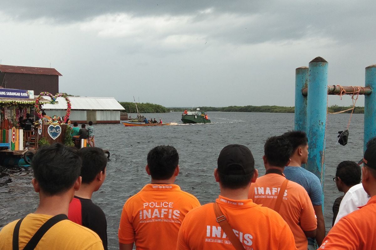 Gubernur Kalteng pantau pencarian korban tabrakan speed boat Taman Nasional-Tim TNI