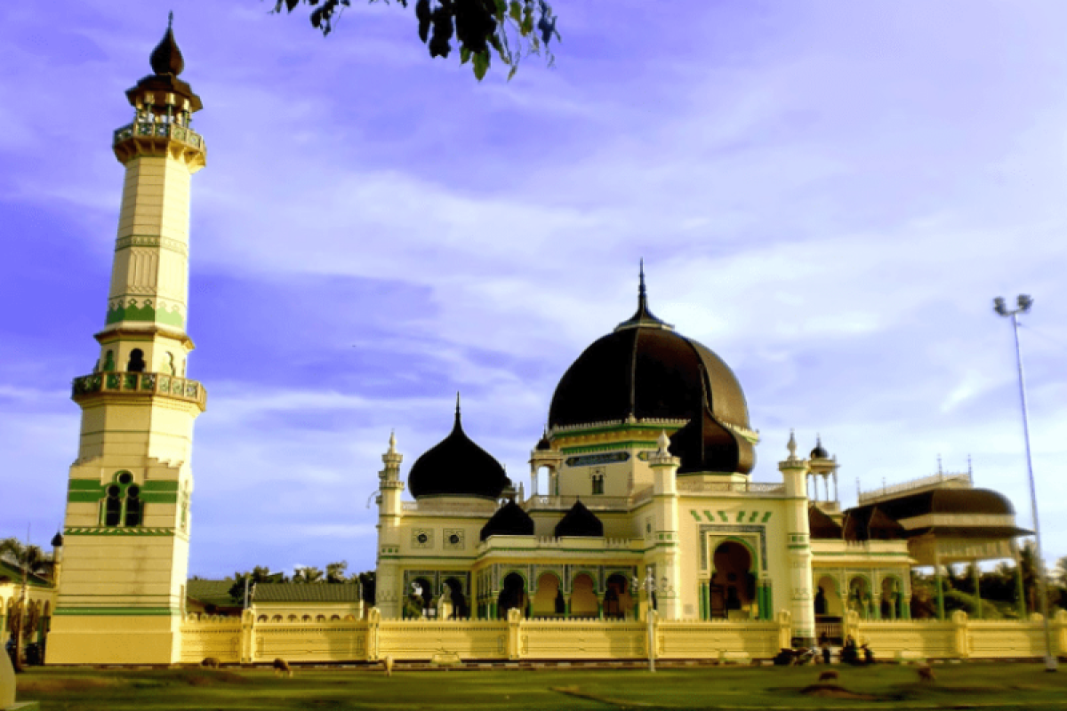 Pahlawan Nasional Tengku Amir Hamzah dan Masjid Azizi Tanjungpura ikon sejarah tak terpisahkan