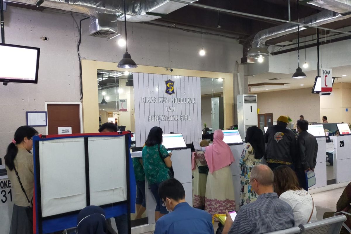 Dispendukcapil Surabaya  tidak terbitkan suket pengganti KTP elektronik