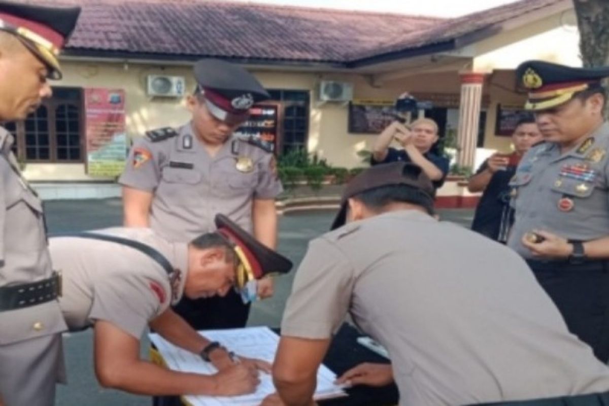 Kapolres pimpin sertijab wakapolres dan kapolsek