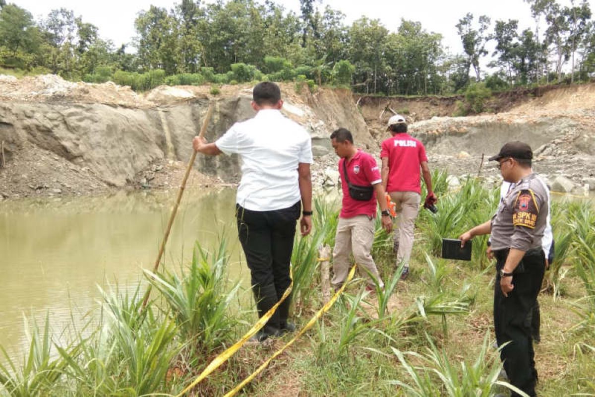 Lima santriwati dan seorang  kiai tewas tenggelam di bekas galian C di Grobogan