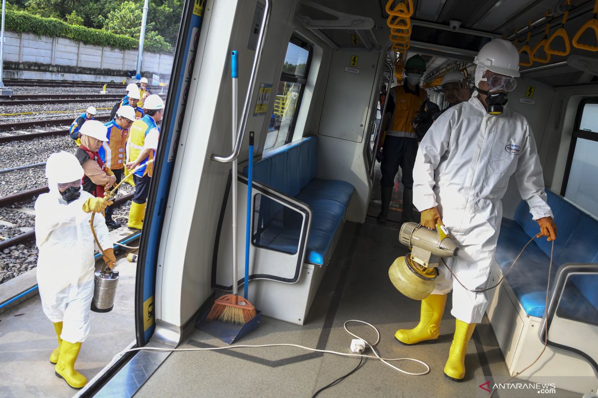 Pengelola LRT Palembang periksa ketat penumpang  cegah COVID-19