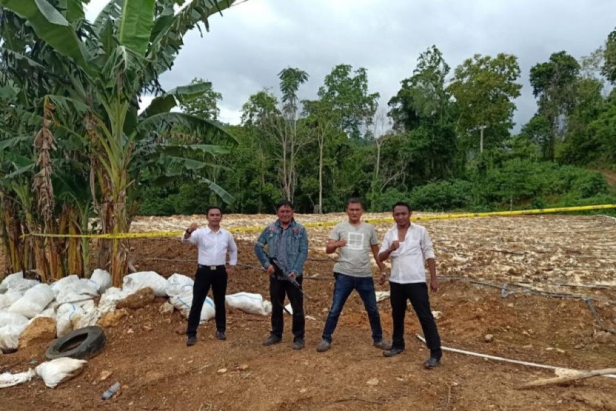 Polres Minahasa Tenggara menutup  lokasi penambangan liar