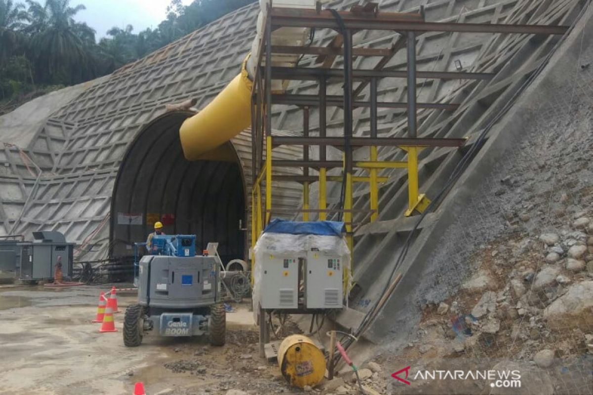 Proyek PLTA Asahan 3 bangun terowongan membelah bukit